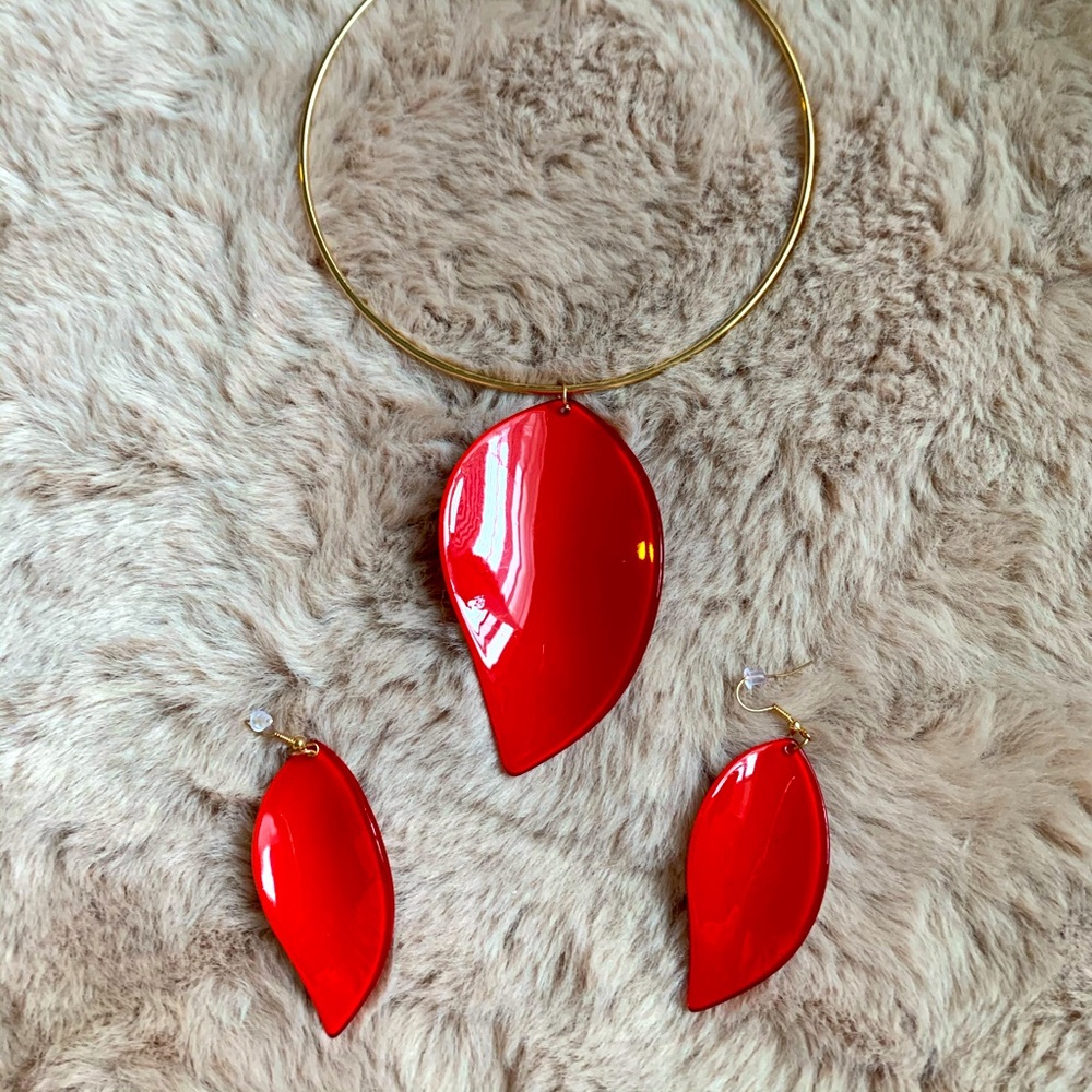 Necklace earrings set